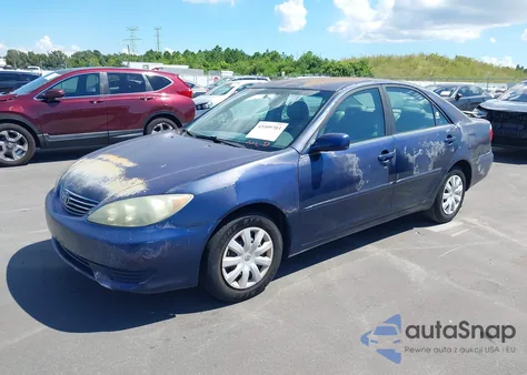 2005 Toyota Camry Le z USA, uszkodzony, nr VIN 4T1BE32K15U090880